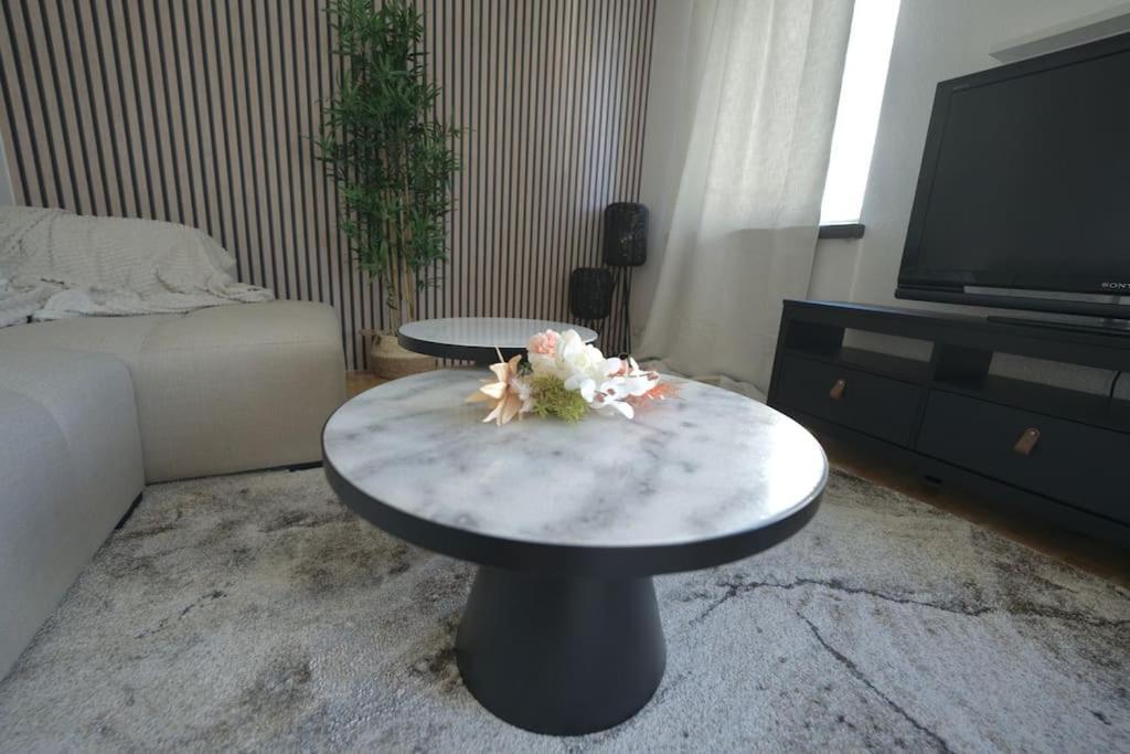 Cosy,Stylish & Big Apartment In The Heart Of City 罗瓦涅米 外观 照片